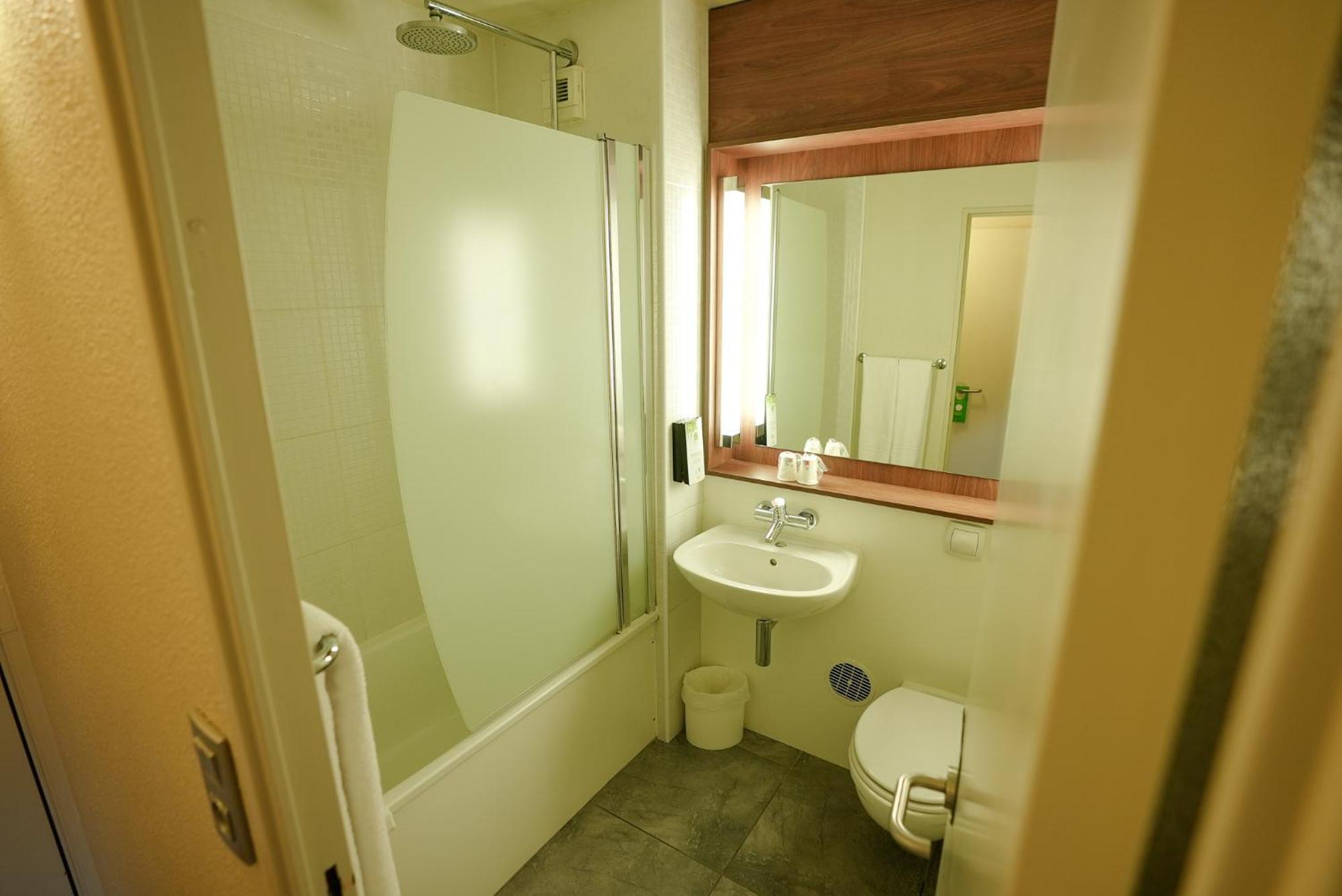 Campanile Paris Cdg Airport Villepinte Руасси-эн-Франс Экстерьер фото
